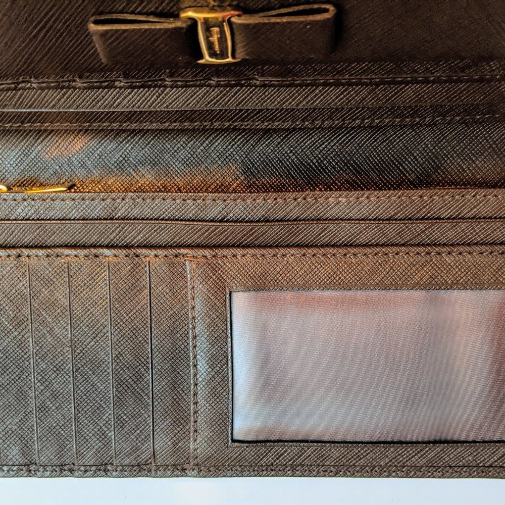 Salvatore Ferragamo Vara Bow Wallet - Picture 2 of 5